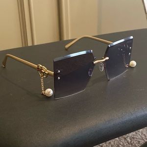Women’s Gucci Shades
